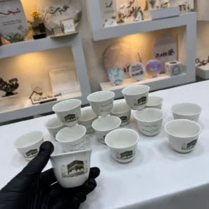 فنجان قهوة عربية بثيم الحج والعمرة ( الحبه الواحده )